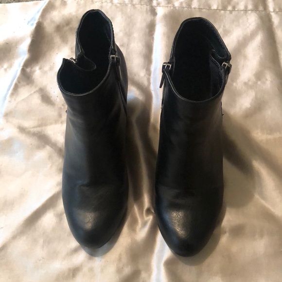 Kenneth Cole Reaction booties size 6 - Picture 2 of 4